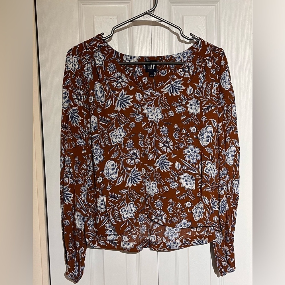 Gap long sleeve top brown with flower pattern
